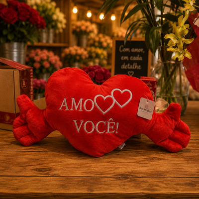 Almofada Coração Com Braços Amor Em Dobro