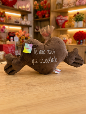 Almofada Coração Com Braços Te Amo Mais Que Chocolate