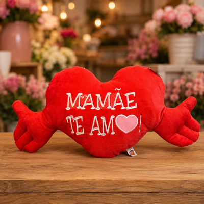 Almofada de Coração Com Braços Mamãe Te Amo!